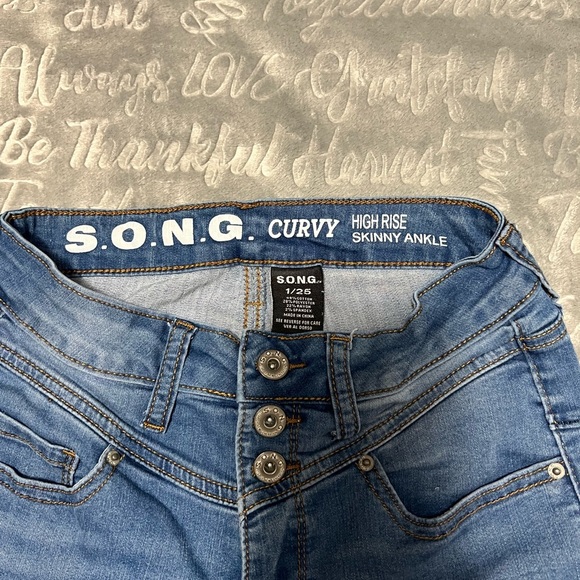 Blue jeans - Picture 2 of 7